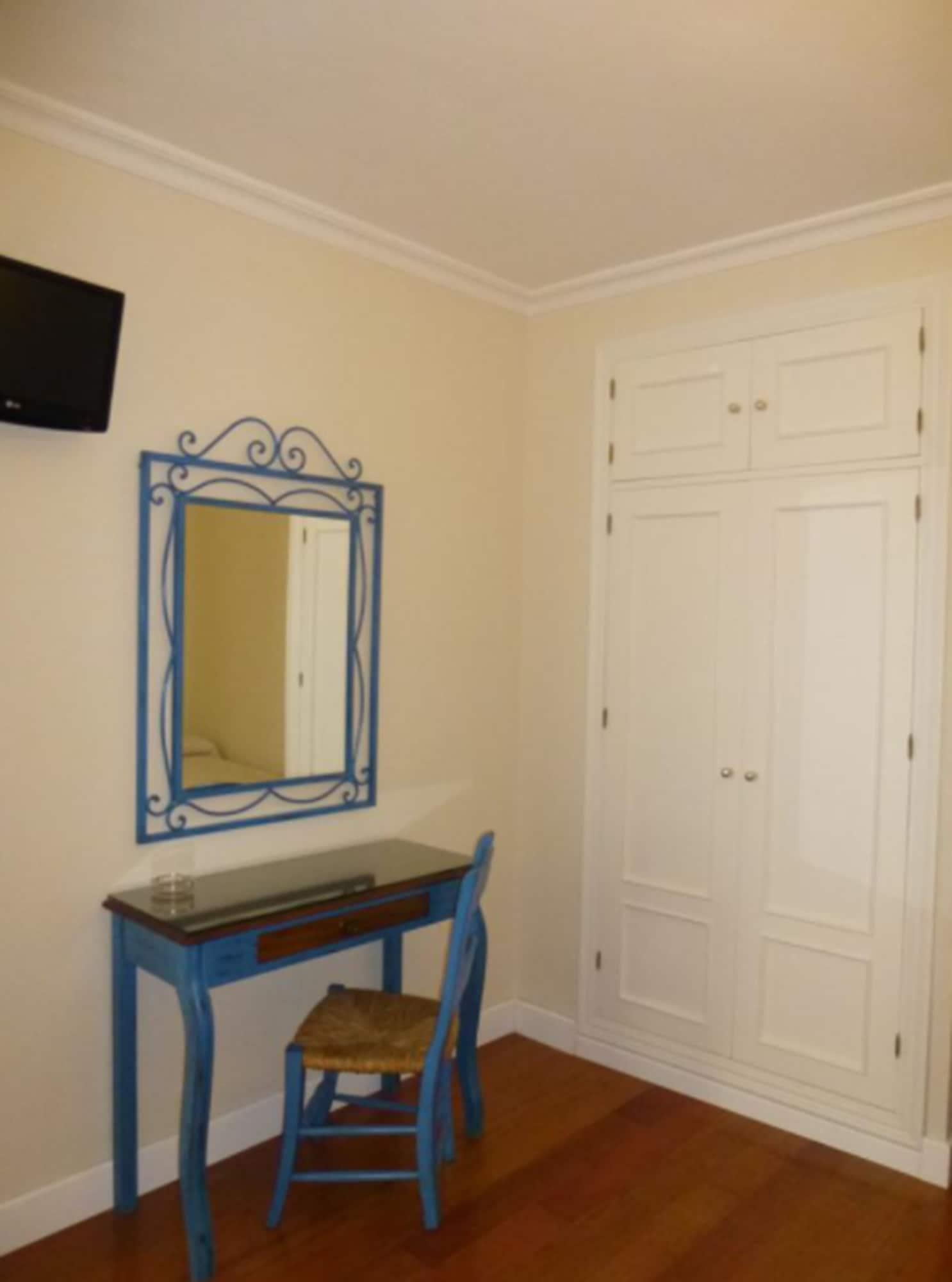Le Petit Paris Hotel Seville Exterior photo