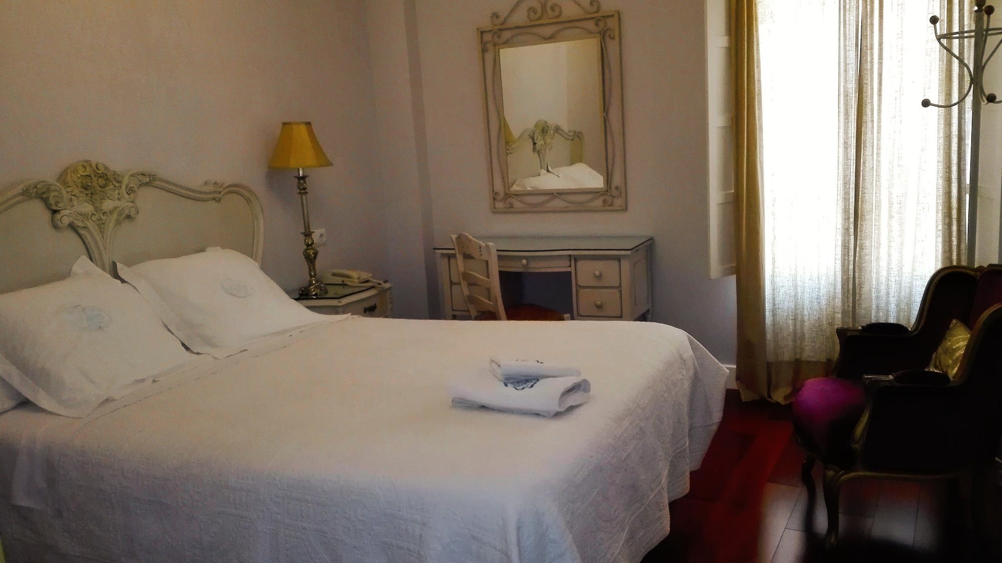 Le Petit Paris Hotel Seville Exterior photo