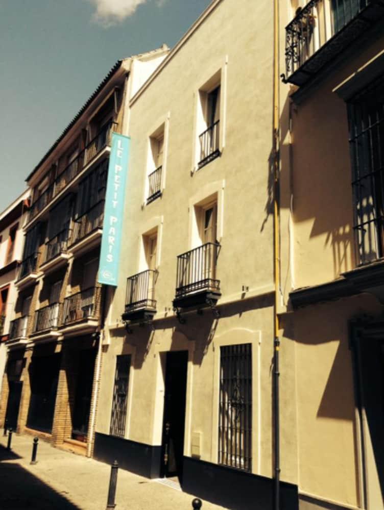 Le Petit Paris Hotel Seville Exterior photo