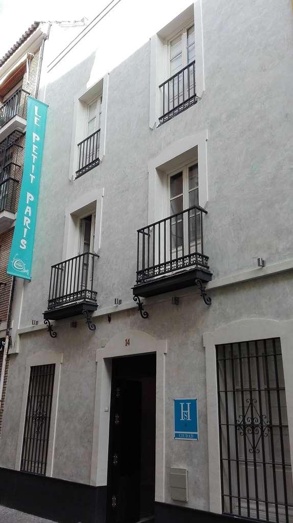 Le Petit Paris Hotel Seville Exterior photo
